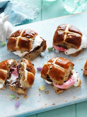 Hot Cross Buns Smores