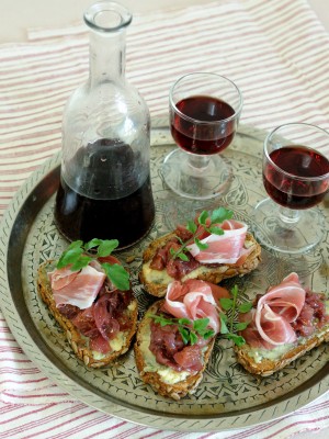 Bruschetta with Fig Marmalade, Blue Cheese & Prosciutto