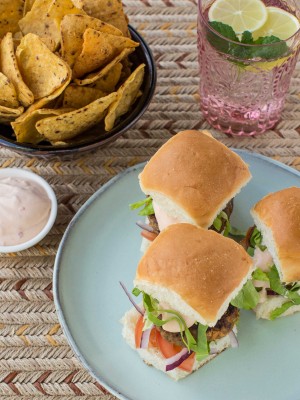 Mexican Beef Sliders with Salad & Corn Chips - My Food Bag